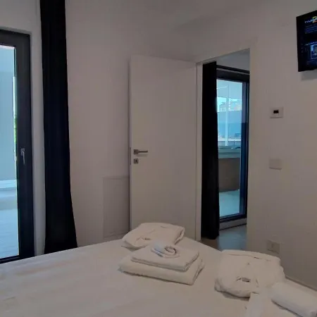 Marisabella 4 *